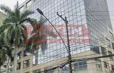 Imagem: O depósito possui 5 Vagas na garagem, 184m² de Área e está