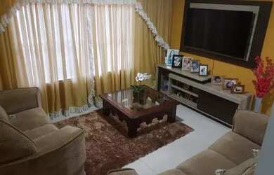 Imagem: A casa possui 2 Dormitórios, 1 Banheiro e está localizado