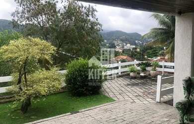 Imagem: A casa em condomínio possui 4 Dormitórios, 4 Banheiros, 2