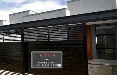 Imagem: A casa possui 3 Dormitórios, 2 Banheiros, 2 Vagas na garagem