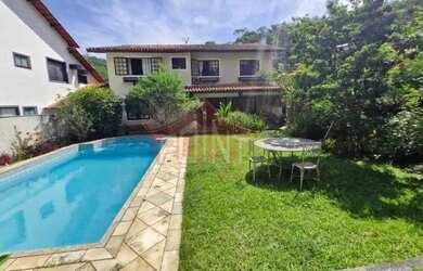 Imagem: A casa em condomínio possui 4 Dormitórios, 5 Banheiros, 2