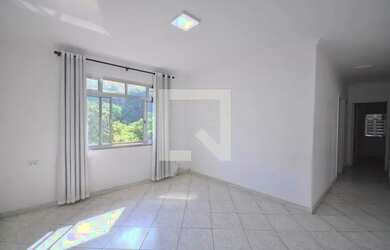 Imagem: O apartamento possui 3 Dormitórios, 1 Banheiro, 1 Vaga na garagem