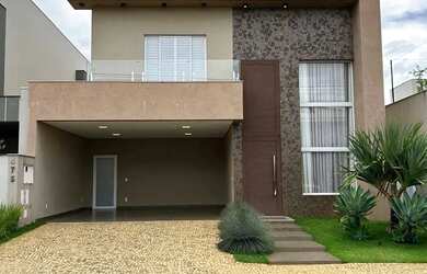 Imagem: A casa em condomínio possui 3 Dormitórios, 4 Banheiros, 250m²