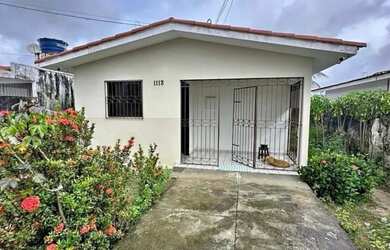 Imagem: A casa à venda possui 2 Dormitórios e 2 Banheiros e está