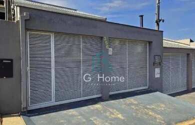 Imagem: A casa possui 3 Dormitórios, 2 Banheiros, 2 Vagas na garagem