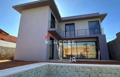 Imagem: A casa em condomínio possui 3 Dormitórios, 3 Banheiros, 4