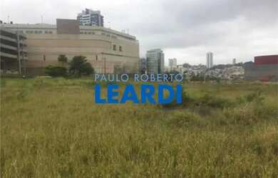 Imagem: O terreno possui 19.000m² de Área e está localizado em Jardim