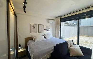 Imagem: O apartamento possui 1 Dormitório, 1 Banheiro, 1 Vaga na garagem