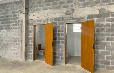 Imagem 4: Galpão comercial NOVO. Imóvel novo, 880m² de Áreae5 Vagas na garagem