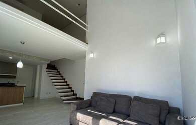 Imagem: O apartamento possui 1 Dormitório, 2 Banheiros, 2 Vagas na