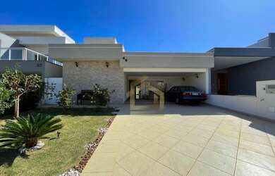 Imagem: A casa em condomínio possui 3 Dormitórios, 3 Banheiros, 4