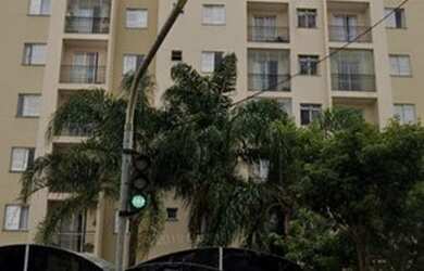 Imagem: O apartamento possui 3 Dormitórios, 1 Banheiro, 1 Vaga na garagem