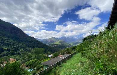 Imagem: A fazenda possui 1.300m² de Área e está localizado em Corrêas