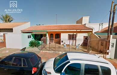 Imagem: A casa possui 2 Dormitórios, 2 Banheiros, 247m² de Área e