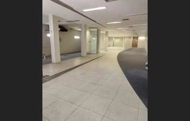 Imagem: O depósito possui 600m² de Área e está localizado em Centro