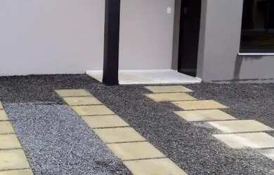 Imagem: A casa em condomínio possui 2 Dormitórios, 1 Banheiro, 2 Vagas