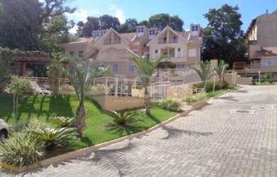 Imagem: A casa possui 3 Dormitórios, 3 Banheiros, 2 Vagas na garagem