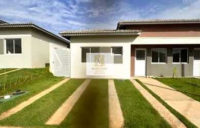 Imagem: A casa em condomínio possui 3 Dormitórios, 1 Banheiro, 2 Vagas