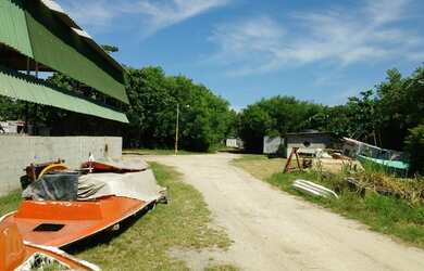 Imagem 16: Galpão frente a rod. Niterói/Manilha fundo pra baia de Guanabara
