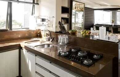 Imagem: O apartamento possui 4 Dormitórios, 1 Banheiro, 3 Vagas na