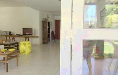 Imagem: A casa possui 3 Dormitórios, 2 Banheiros, 3 Vagas na garagem