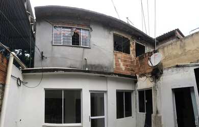 Imagem: A casa possui 2 Dormitórios, 1 Banheiro e está localizado