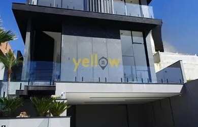 Imagem: A casa em condomínio possui 4 Dormitórios, 5 Banheiros, 5