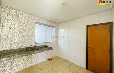 Imagem: A casa possui 3 Dormitórios, 1 Banheiro, 1 Vaga na garagem