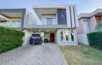 Imagem: A casa em condomínio possui 4 Dormitórios, 4 Banheiros, 4