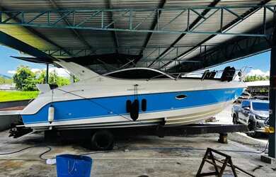 Imagem 1: Lancha Phanton geminado por fundos pra lago em balneário barra do sul