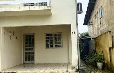 Imagem: A casa em condomínio possui 3 Dormitórios e 3 Banheiros e