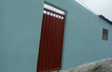 Imagem: A casa possui 2 Dormitórios e 1 Banheiro e está localizado