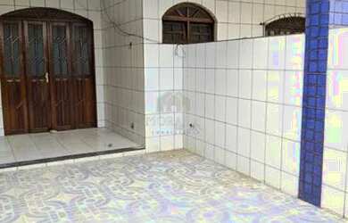 Imagem: A casa possui 2 Dormitórios, 1 Banheiro, 1 Vaga na garagem