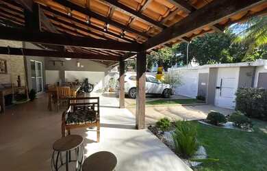 Imagem: A casa em condomínio possui 4 Dormitórios, 5 Banheiros, 3