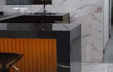 Imagem: A casa possui 1 Dormitório, 1 Banheiro, 3 Vagas na garagem