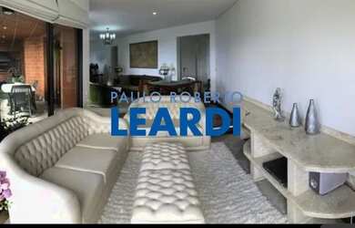 Imagem: O apartamento possui 4 Dormitórios, 5 Banheiros, 4 Vagas na