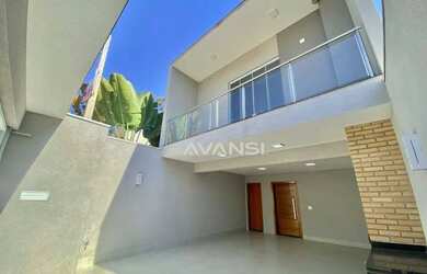 Imagem: A casa possui 3 Dormitórios, 3 Banheiros, 2 Vagas na garagem