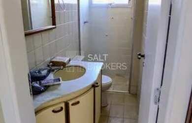 Imagem: O apartamento possui 1 Dormitório, 1 Banheiro, 1 Vaga na garagem