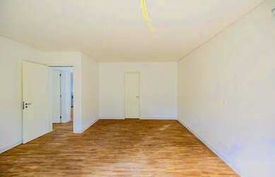 Imagem 10: Casa em São Paulo. Piscina, Varanda, 455m² de Áreae4 Vagas na garagem