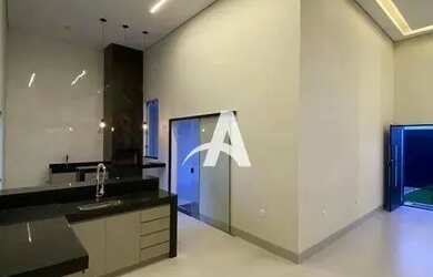 Imagem: A casa possui 3 Dormitórios, 3 Banheiros, 5 Vagas na garagem