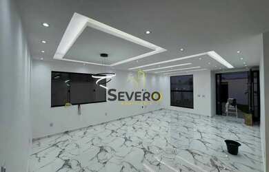 Imagem: A casa possui 3 Dormitórios, 2 Banheiros, 4 Vagas na garagem