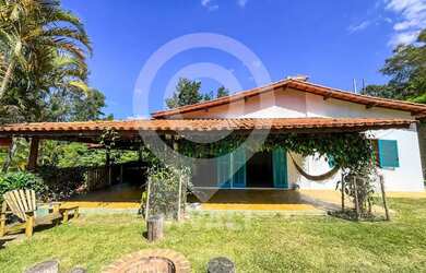 Imagem: A casa em condomínio possui 5 Dormitórios, 5 Banheiros, 5