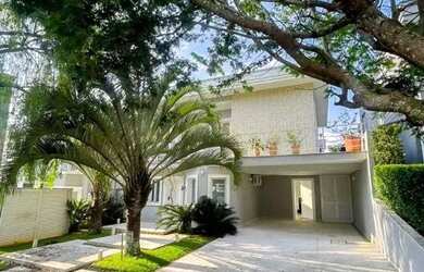 Imagem: A casa em condomínio possui 4 Dormitórios, 5 Banheiros, 4