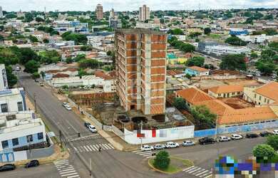 Imagem: A casa possui 1 Dormitório, 5 Banheiros, 5 Vagas na garagem