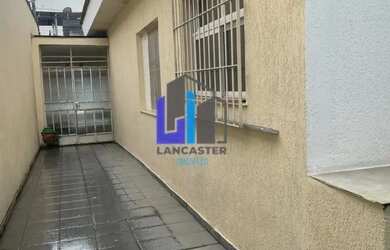 Imagem: A casa possui 3 Dormitórios, 4 Banheiros, 2 Vagas na garagem