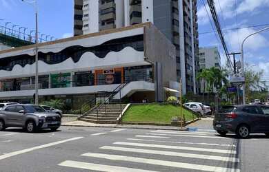 Imagem: O apartamento possui 4 Vagas na garagem, 120m² de Área e