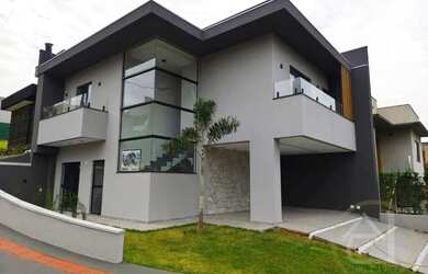 Imagem: A casa em condomínio possui 3 Dormitórios, 4 Banheiros, 4