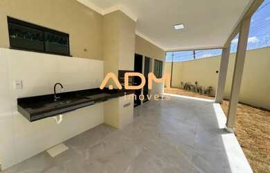 Imagem: A casa possui 3 Dormitórios, 2 Banheiros, 120m² de Área e