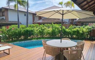 Imagem: A casa em condomínio possui 4 Dormitórios, 5 Banheiros, 2