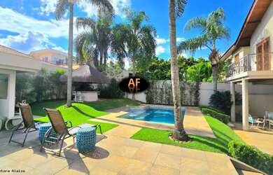 Imagem: A casa em condomínio possui 4 Dormitórios, 5 Banheiros, 4